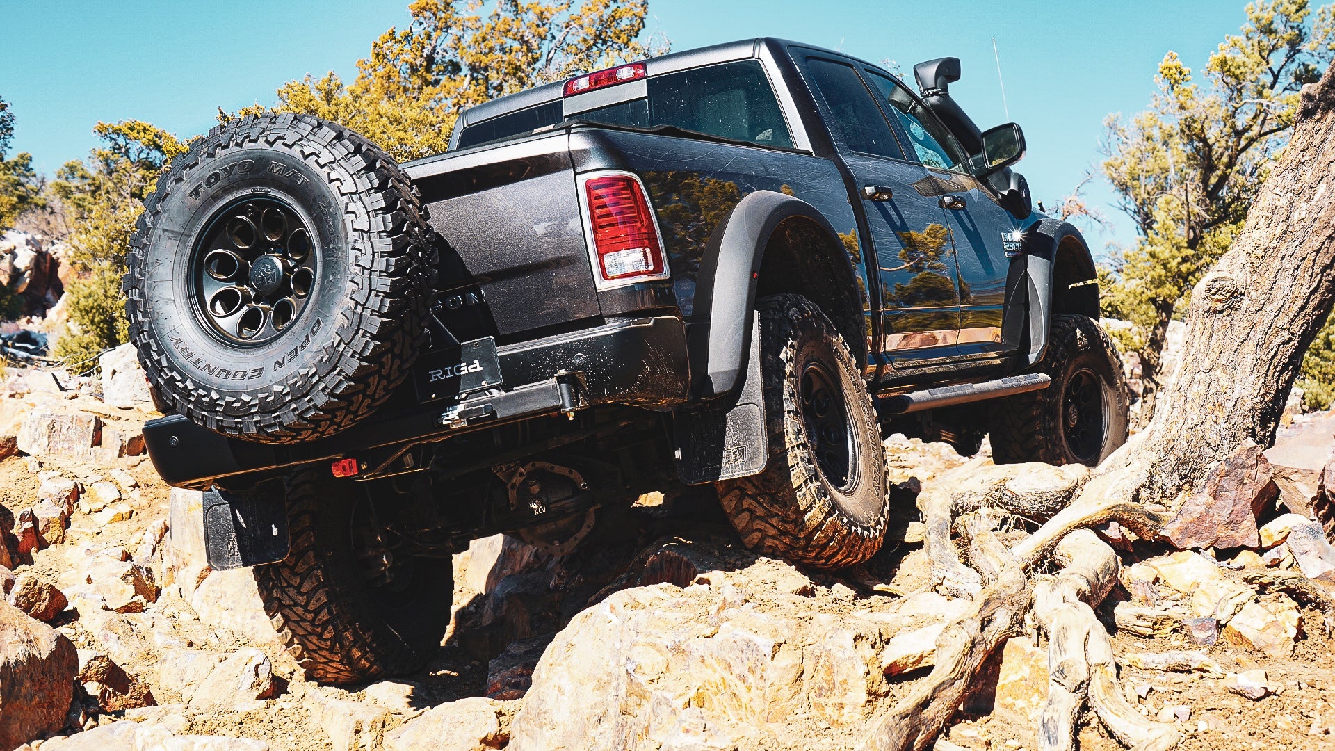 UltraSwing® Mega-Fit Spare Tire Hitch Mount | RiGd Supply - Image 8