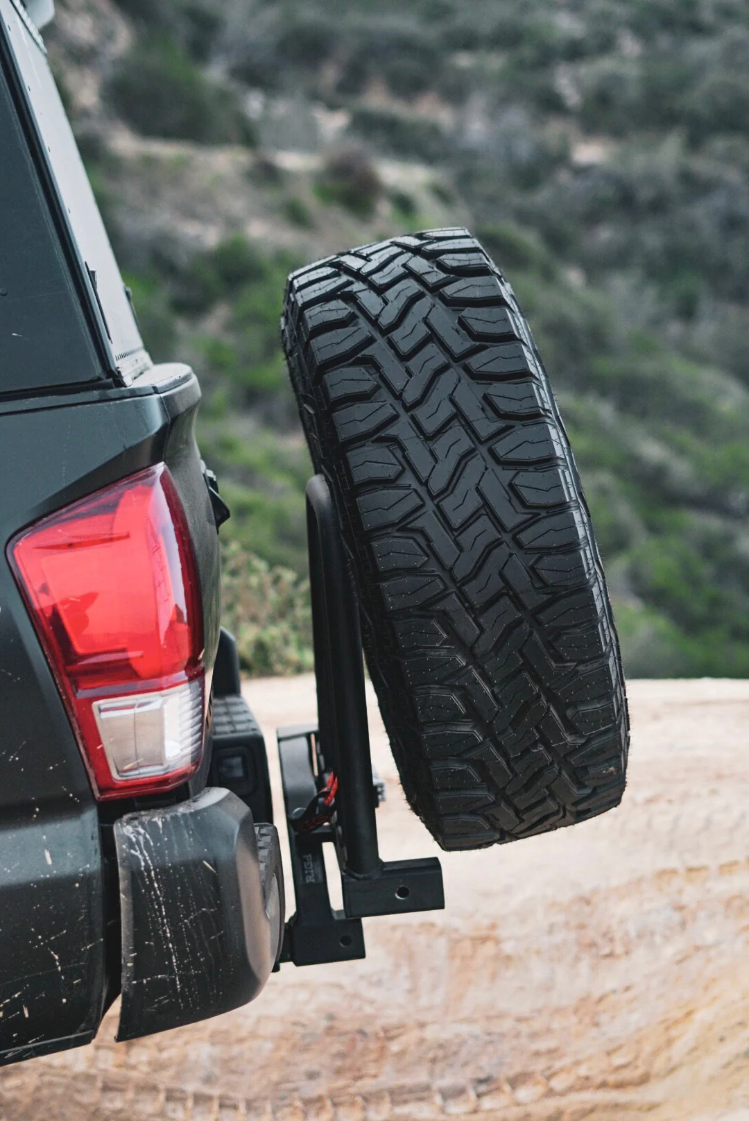 UltraSwing™ Multi-Fit Spare Tire Hitch Mount | RiGd Supply - Image 17