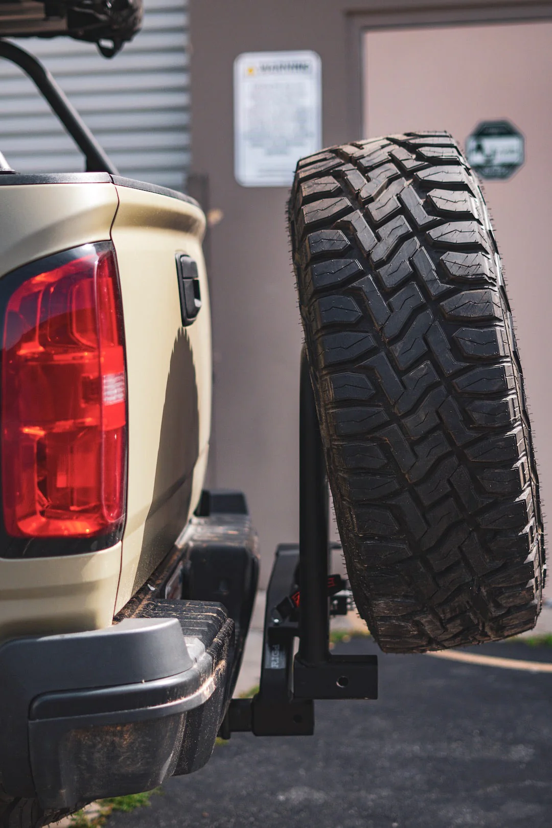 UltraSwing™ Multi-Fit Spare Tire Hitch Mount | RiGd Supply - Image 22