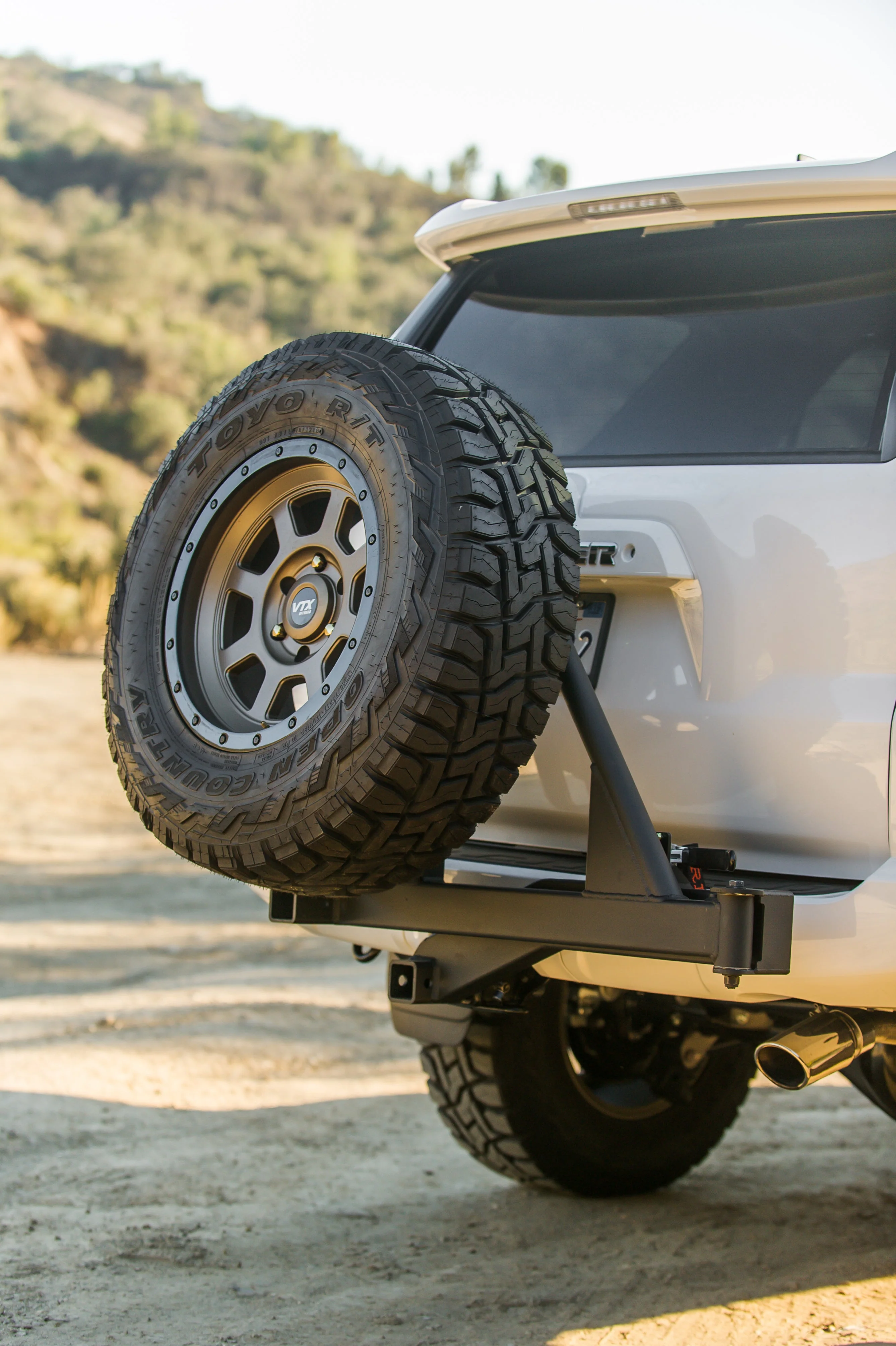 UltraSwing® Short-Fit Spare Tire Hitch Mount | RiGd Supply - Image 9